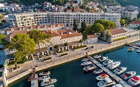 Lazure Hotel&marina  5*